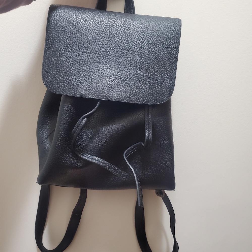 BLACK LEATHER BACKPACK - Picture 4 of 4